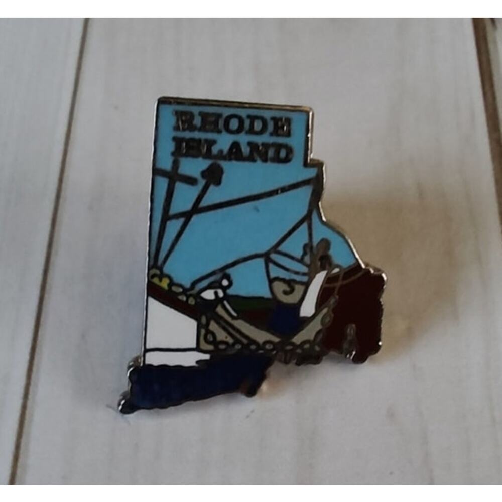 Rhode Island State Shaped Pin Souvenir Travel Hat Lapel Collectible
